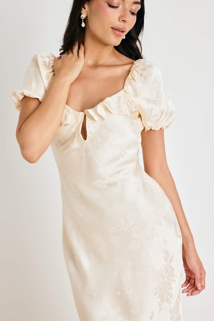 yellow dress with cut outs Taleah Out Maxi - US 18 7/17 Victoria Layette Gown at Size:M (US 10-12) Sweetheart Sleeves