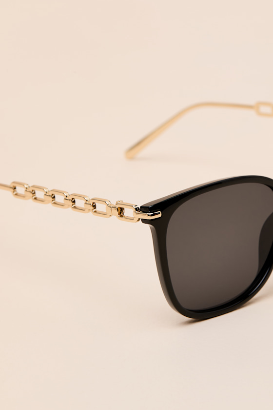 Madita Black Oversized Square Sunglasses - thumbnail 5