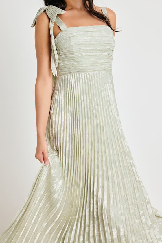 Cahlia Sage Floral Burnout Pleated Maxi Dress 3