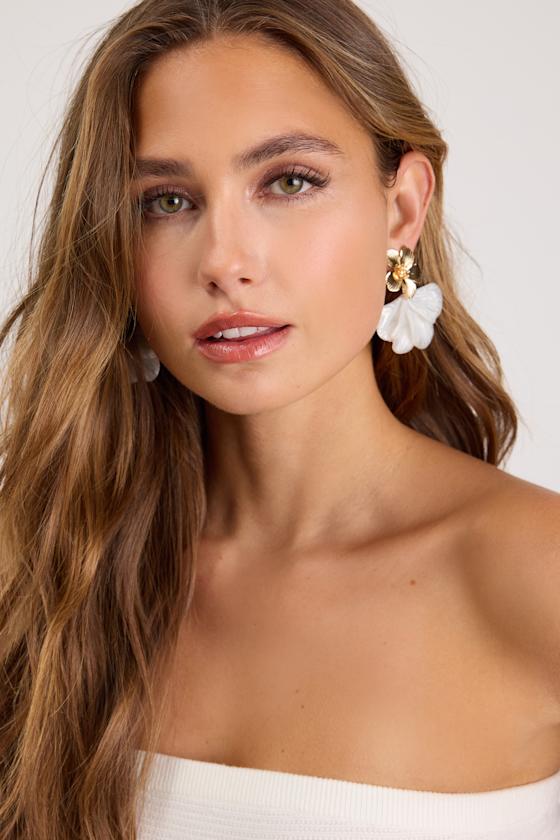 Sheena Ivory Flower Statement Earrings 1