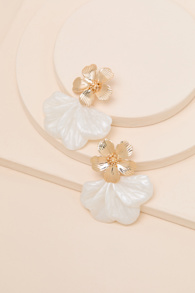 Sheena Ivory Flower Statement Earrings 2