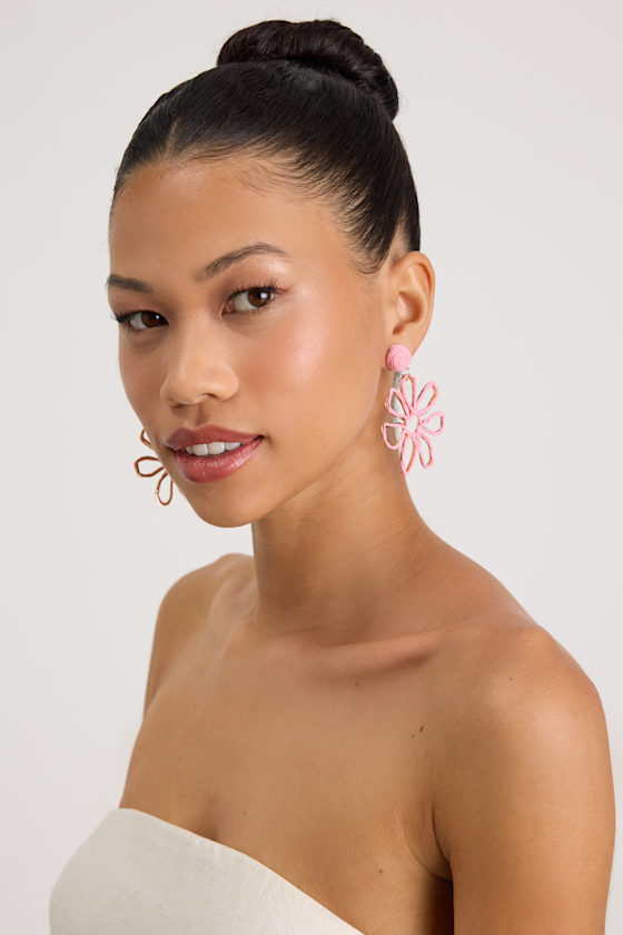 Paulina Pink Raffia Flower Earrings - thumbnail 3