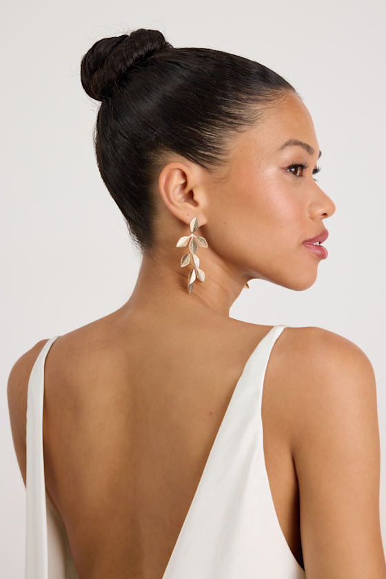 Pada Gold Leaf Drop Earrings - thumbnail 3
