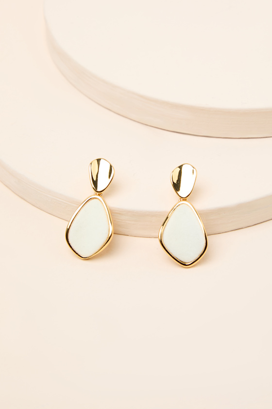 Finnian Ivory Drop Earrings 2