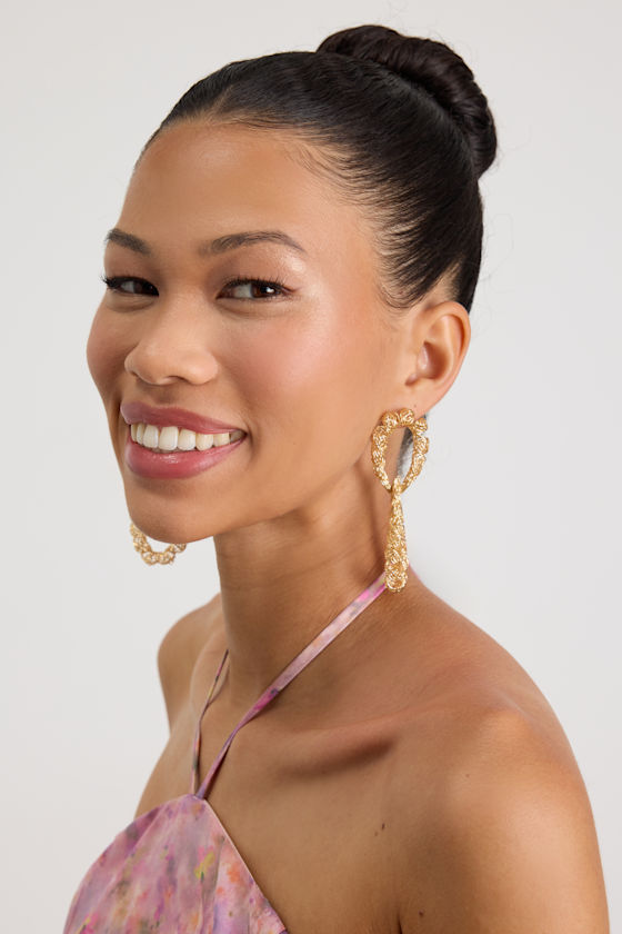 Ivera Gold Textured Statement Earrings - thumbnail 4