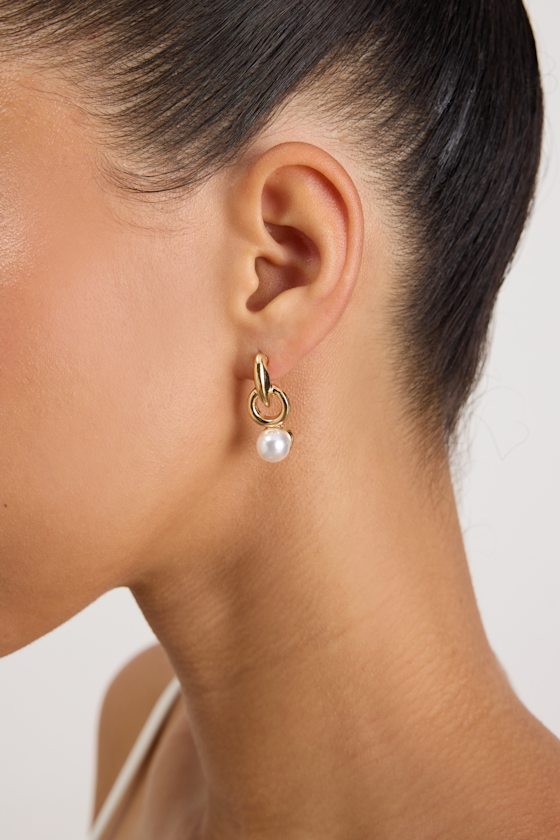 Arda Gold Pearl Doorknocker Earrings 1