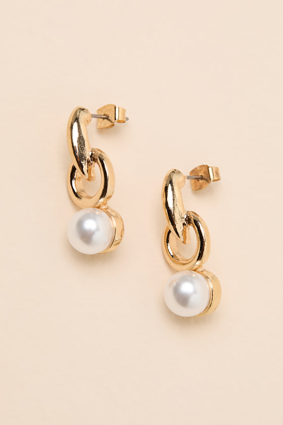 Arda Gold Pearl Doorknocker Earrings - thumbnail 3