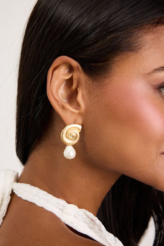 Hazelly Gold Pearl Seashell Earrings 3
