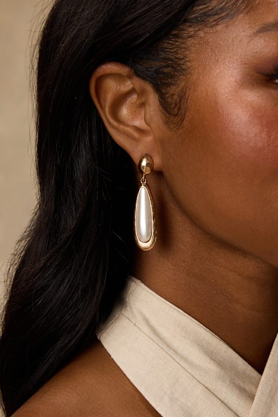 Lulus Cyra Gold Pearl Drop Earrings