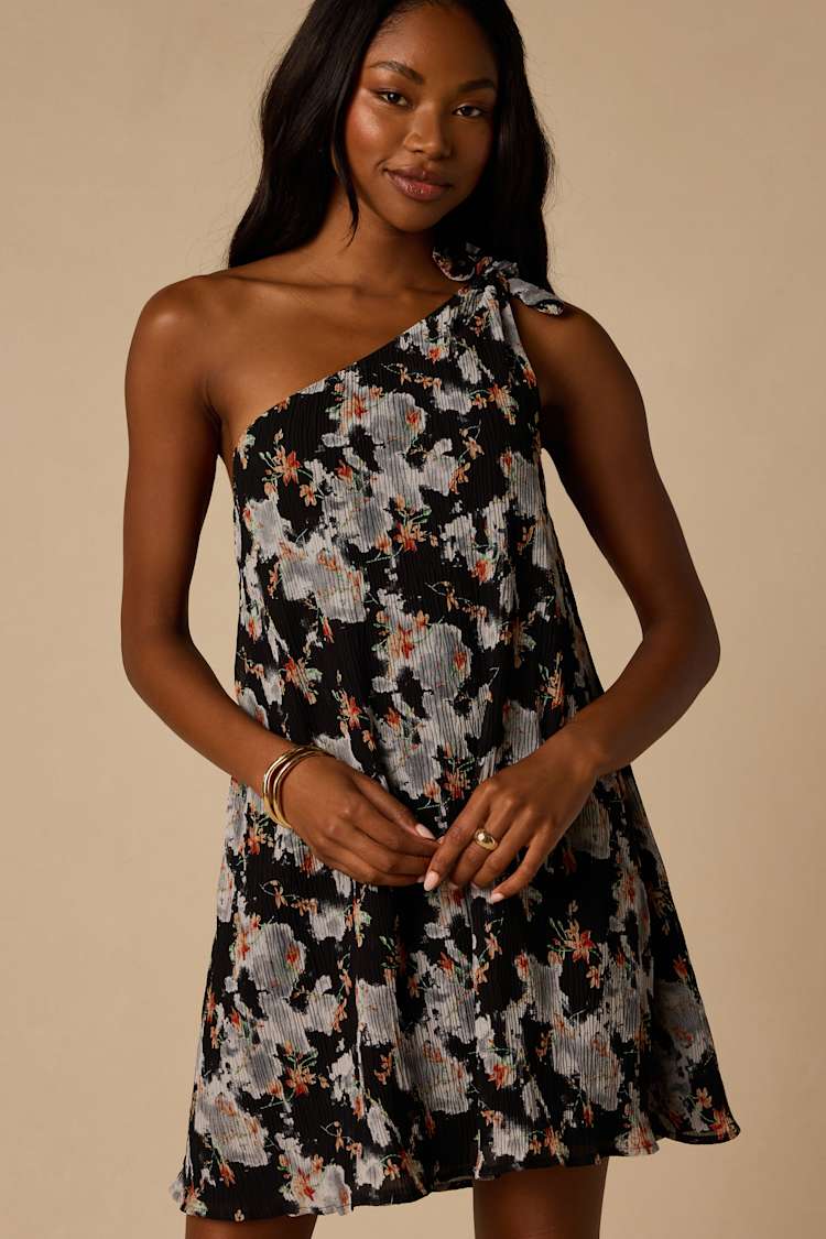 one shoulder shift dress Dress Up Buttercup | Dede Raad | Houston Fashion Blogger