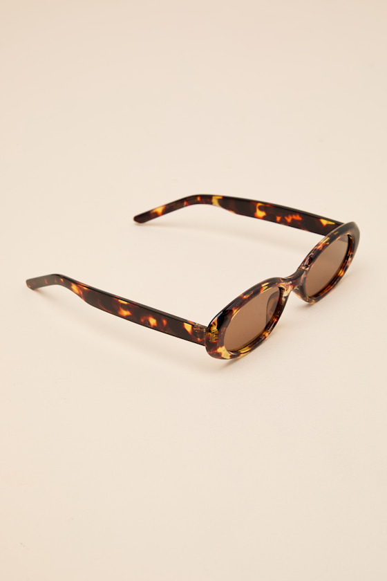Freia Brown Tortoiseshell Oval Sunglasses - thumbnail 4