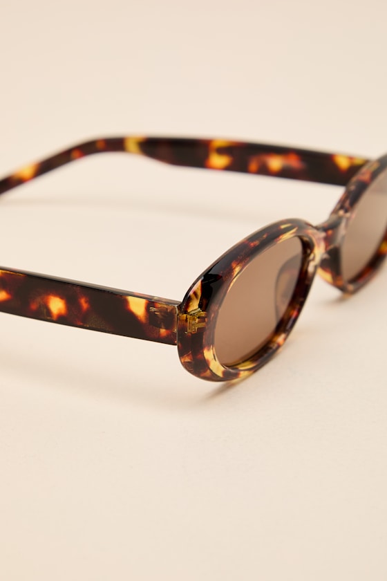 Freia Brown Tortoiseshell Oval Sunglasses - thumbnail 5