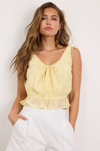 Capria Light Yellow Button-Front Tank Top 1