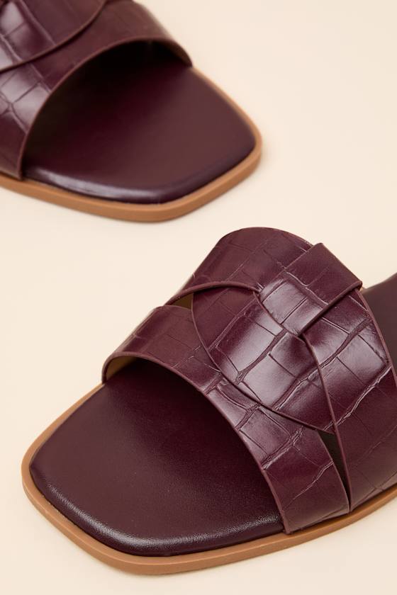 Dinny Wine Red Croc-Embossed Slide Sandals - thumbnail 6