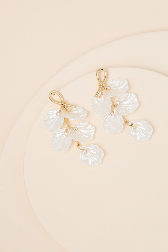 Mary Gold Petal Drop Earrings - thumbnail 4