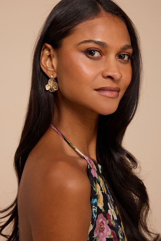 Dolores Gold Floral Drop Earrings - thumbnail 3