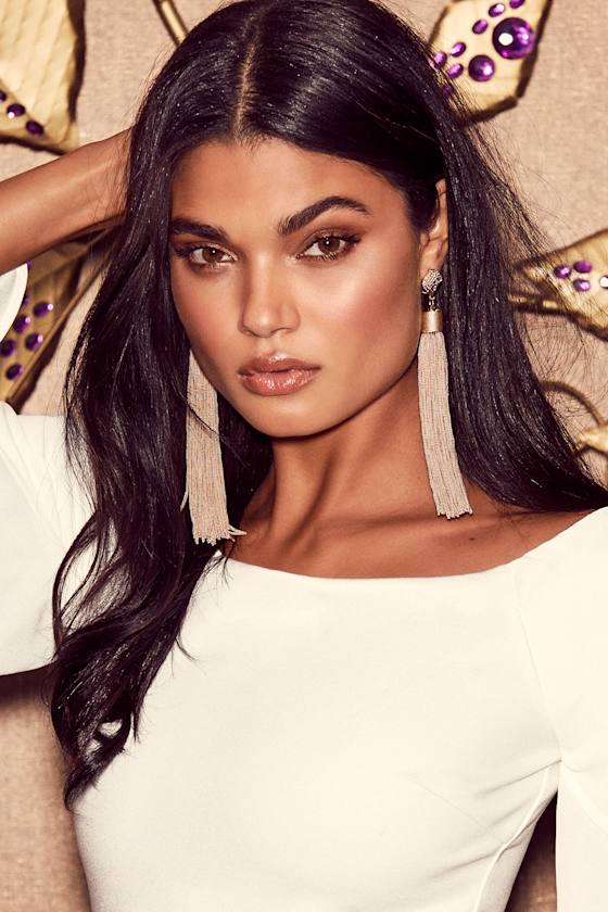 Royal Ways Beige Tassel Earrings 3