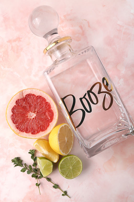 Chez Elle Clear and Gold Booze Decanter 4