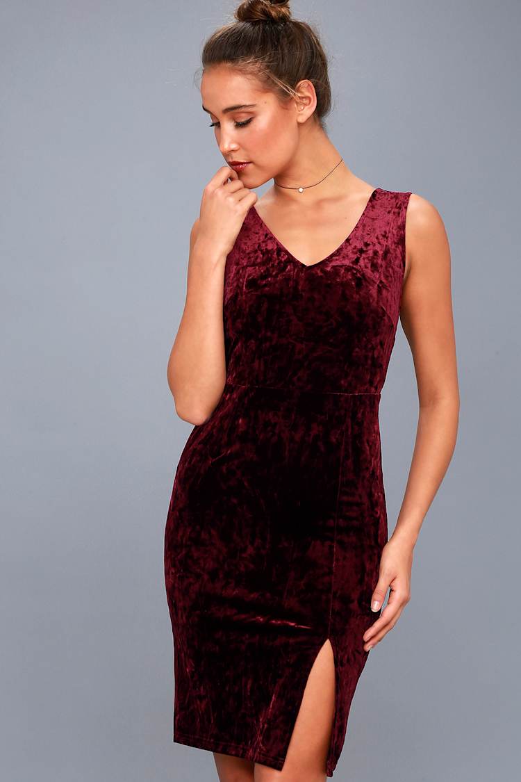 maroon velvet bodycon dress Maroon Red Velvet Bodycon Material: Velvet Price: 1799 BDT