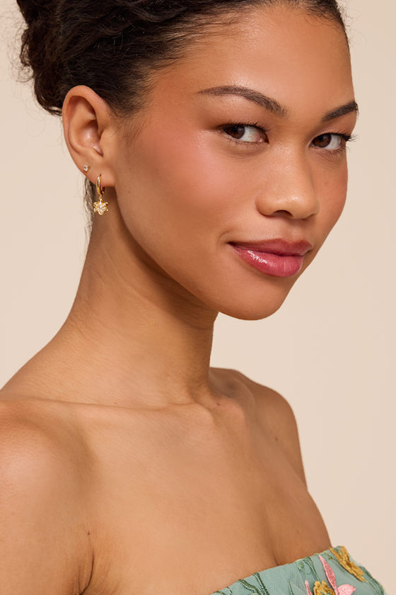 Taleen Gold Floral Huggie Hoop Earrings - thumbnail 4
