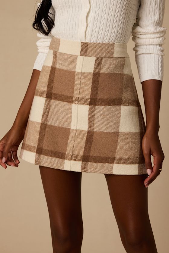 7S3744: BEIGE PLAID 3