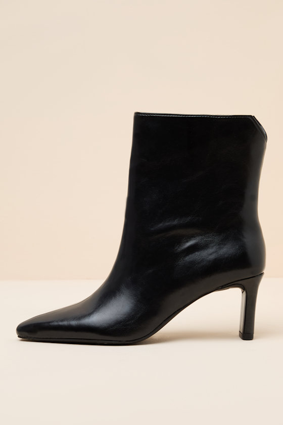 BMU-GYNA-F26-1: MIDNIGHT PATENT STELLA 2