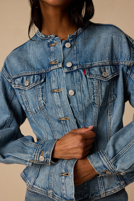 Levi's Blue Sculpted Trucker Wash Denim Jacket Extra Small