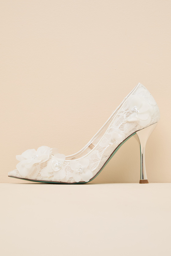 SB-Darcy Ivory Floral Lace Pointed-Toe Pumps - thumbnail 4