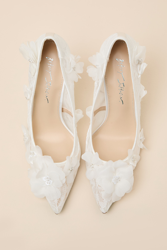 SB-Darcy Ivory Floral Lace Pointed-Toe Pumps - thumbnail 5