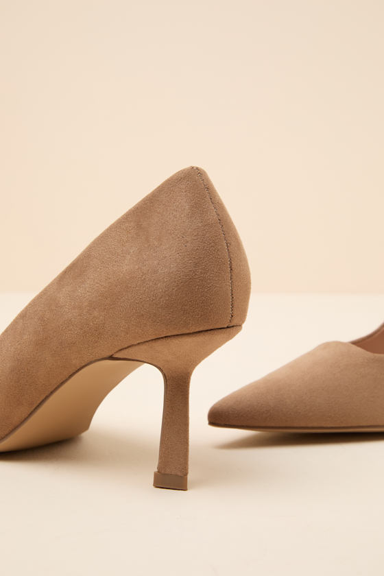 Grovvee Taupe Suede Pointed-Toe Pumps - thumbnail 6