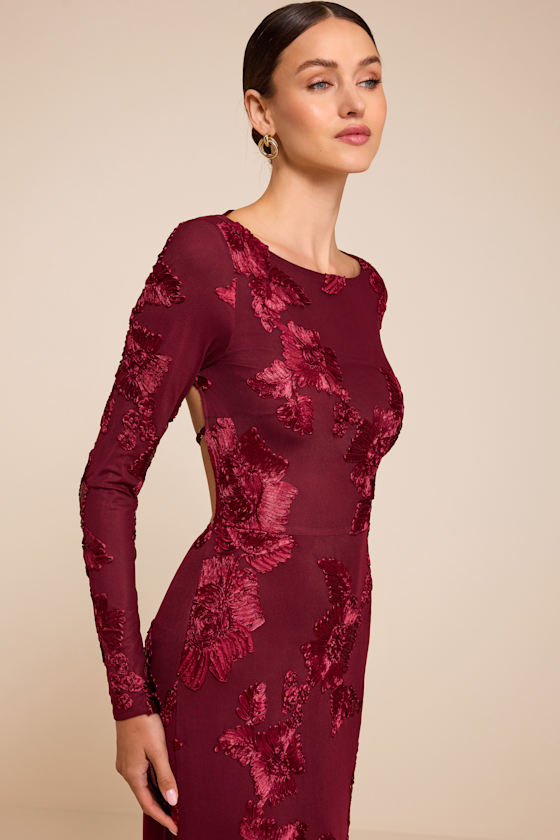 I25D4890: BURGUNDY 3