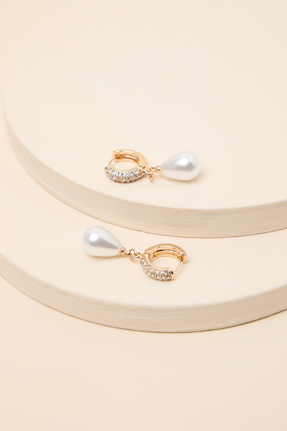 Ria Gold Rhinestone Pearl Drop Earrings - thumbnail 4