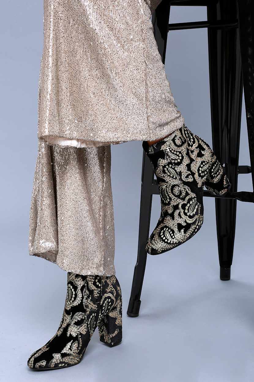 mia rosebud embroidered block heel bootie