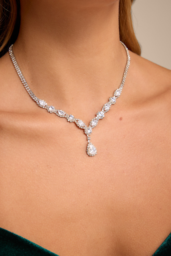 Berlin Silver Rhinestone Necklace and Earring Set - thumbnail 4