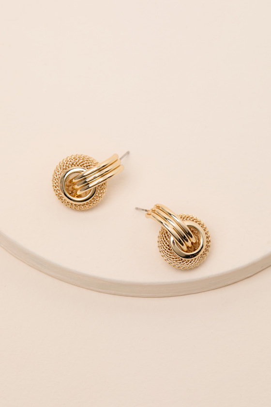 Razele Gold Textured Doorknocker Earrings - thumbnail 4
