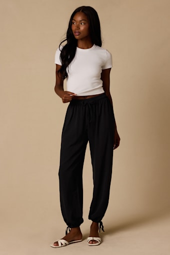 EQBW208BN: BLACK 1