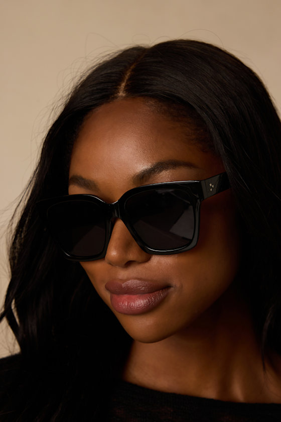 Tribeca Black Oversized Square Sunglasses - thumbnail 4