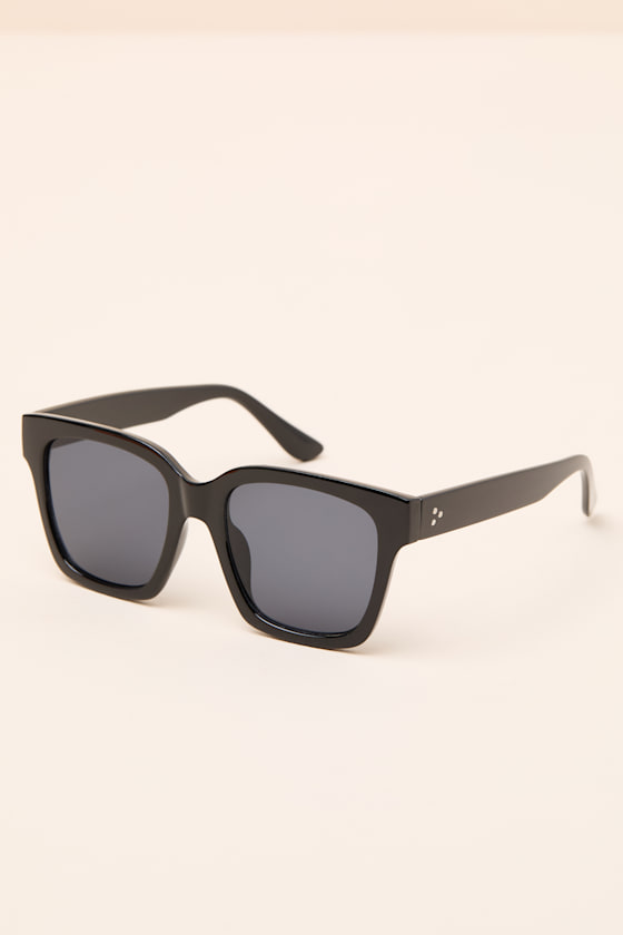 Tribeca Black Oversized Square Sunglasses - thumbnail 3