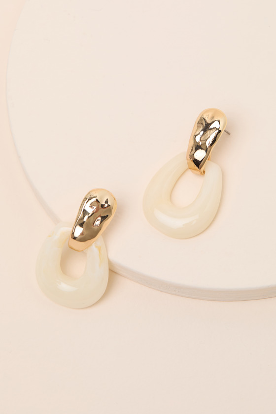 Ruella Beige Drop Earrings - thumbnail 4