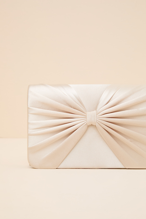 LB-25098: CHAMPAGNE 2