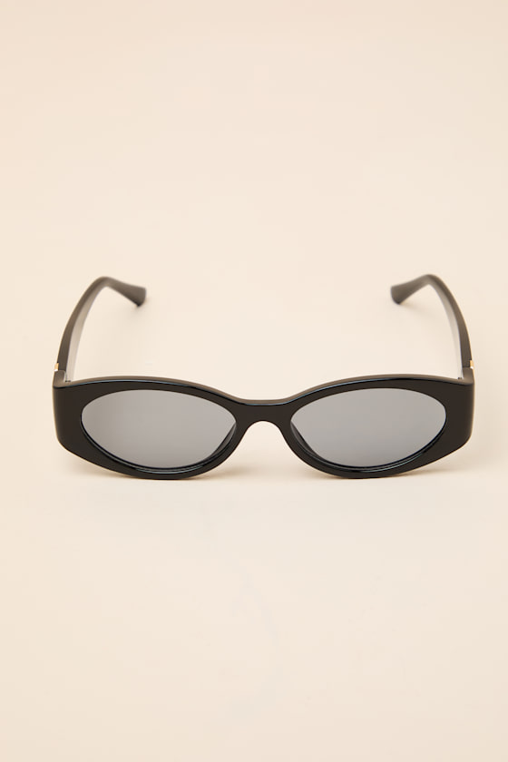 Simone Black Cat-Eye Sunglasses 1