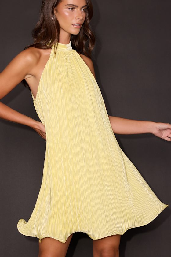 Vaivah Light Yellow Satin Plisse Mock Neck Swing Mini Dress 2