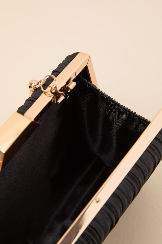 Ezra Black Pleated Crossbody Clutch - thumbnail 3