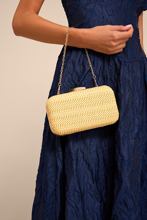 Keegan Gold Woven Chain Crossbody Clutch - thumbnail 3