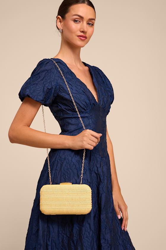 Keegan Gold Woven Chain Crossbody Clutch - thumbnail 4