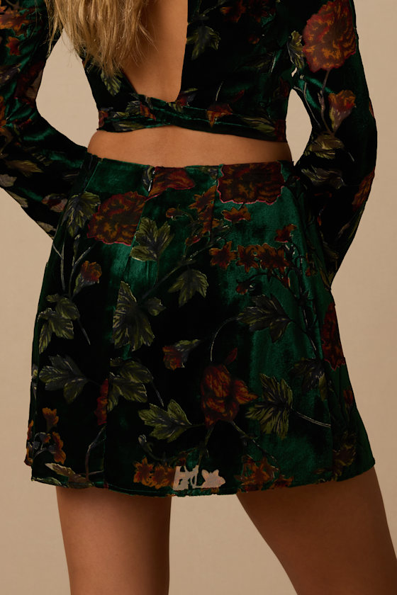 I26S2387: HUNTER GREEN FLORAL 2