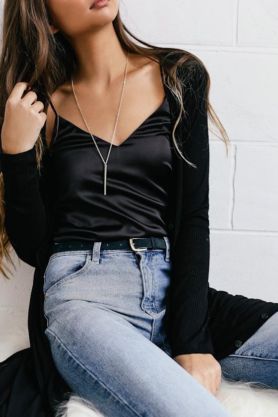 LULUS Exclusive Monolith Gold Pendant Necklace 4