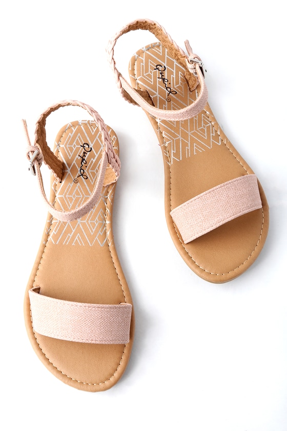 types of flat sandals