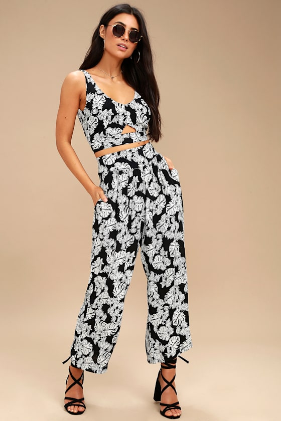 Lucy Love Tapas - Black and White Leaf Print Pants - Lulus