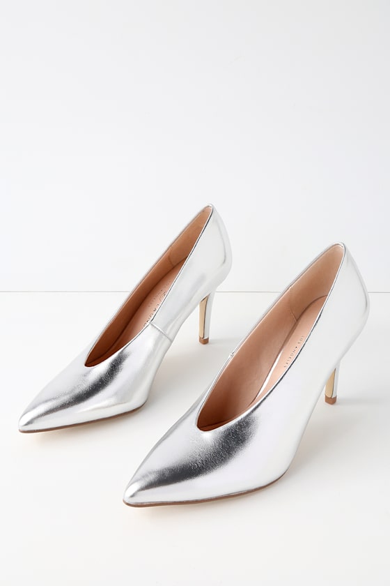 Rian Silver Pointed Toe Pumps 1